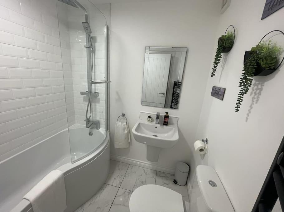 Modern 1-Bed Apartment Belfast Esterno foto