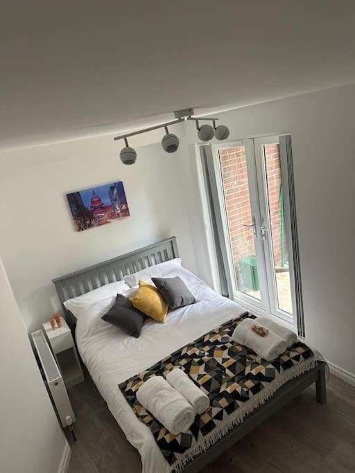Modern 1-Bed Apartment Belfast Esterno foto